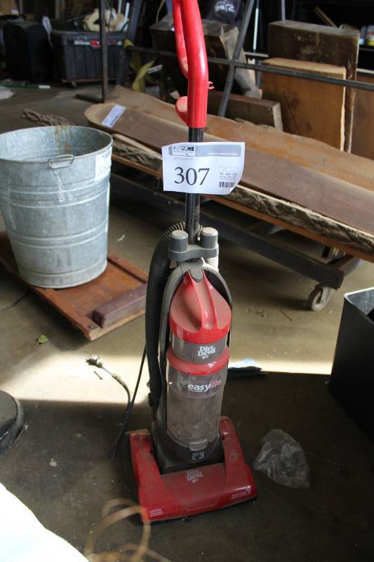 lot 307 image: Dirt Devil Vacuum