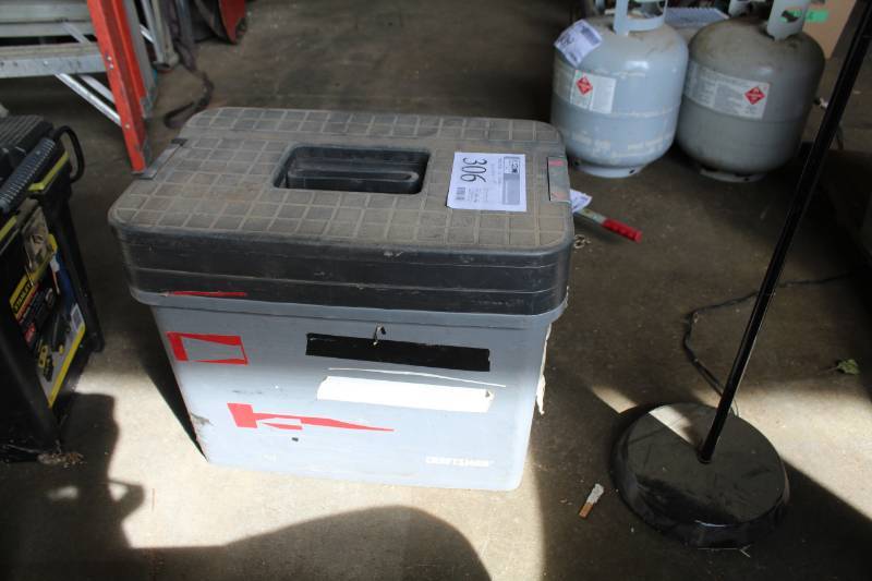 lot 306 image: Craftsman Tool Box