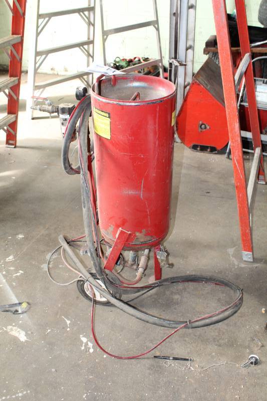 lot 314 image: Sandblaster Tank