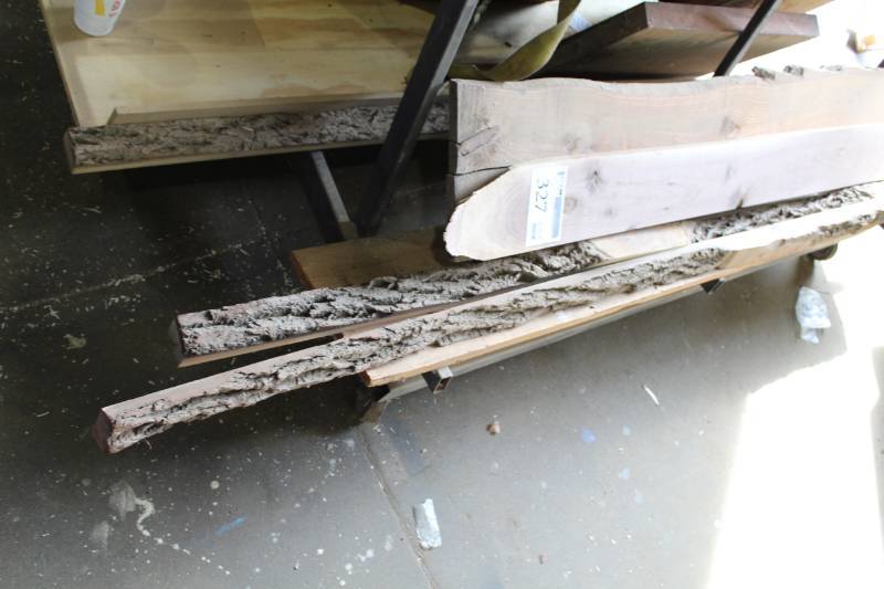lot 327 image: Live Edge Scrap Wood