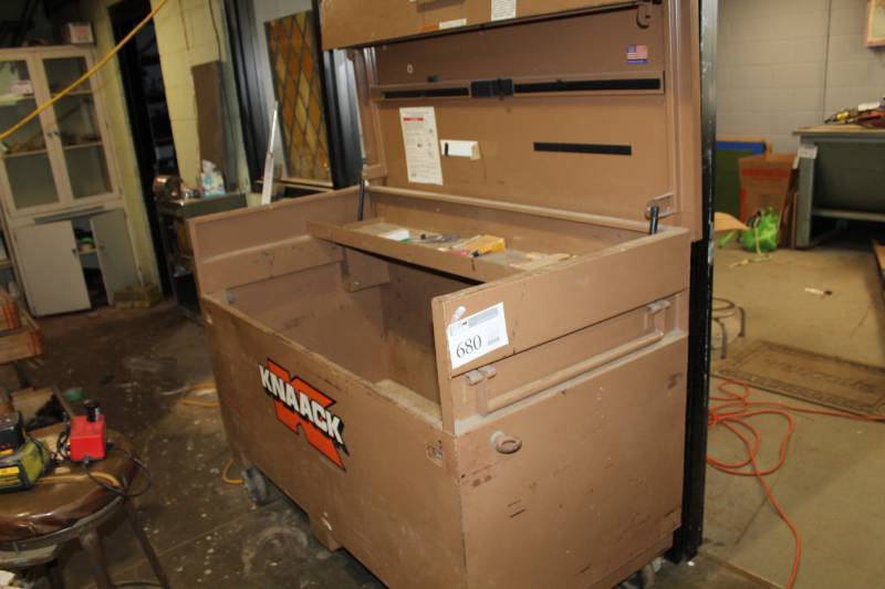 lot 680 image: Knaack Rolling Job Box
