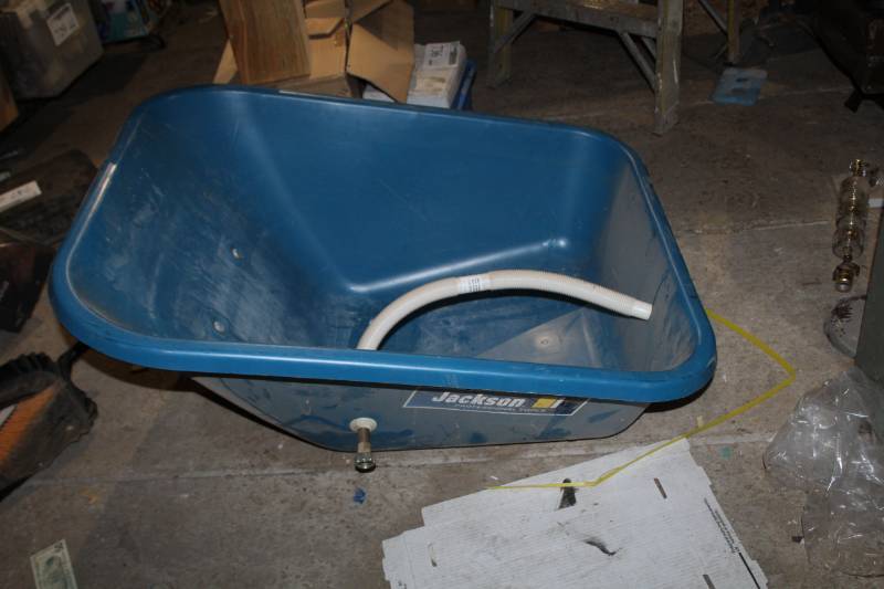 lot 745 image: Jackson Extra Capacity Wheelbarrow Basin
