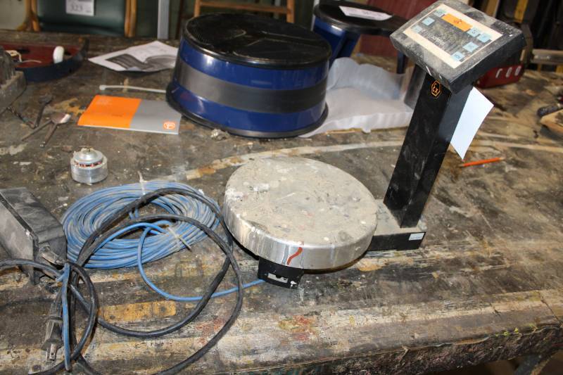 lot 355 image: Vintage Sartorius Scale