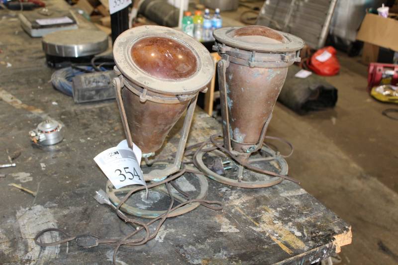 lot 354 image: Lot of (2) Vintage Can Lights