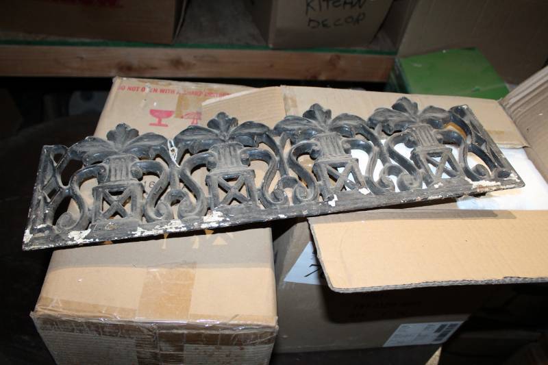 lot 765 image: Cast-Iron Grate