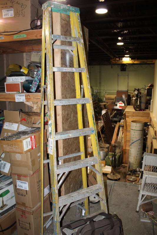 lot 744 image: 8ft. Ladder