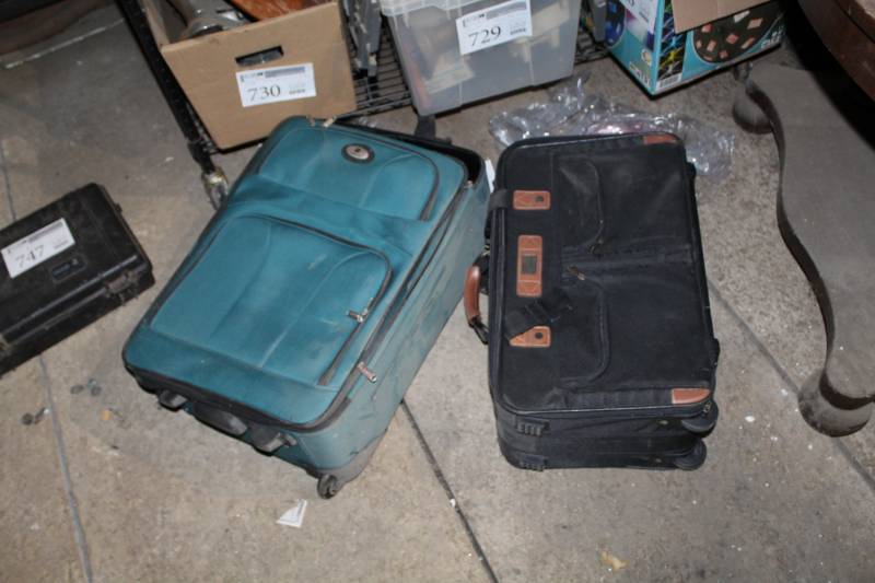 lot 759 image: Lot of (2) Rolling Carry Cases