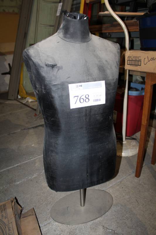 lot 768 image: Mannequin Bust