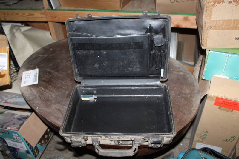 lot 747 image: Pelican 1470 Case