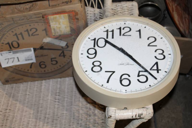 lot 771 image: Wall Clock