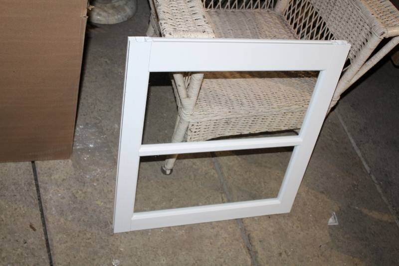 lot 774 image: Lot of (3) Slider Window Replacements