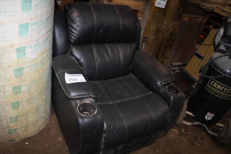 lot 193 image: Theatre Recliner
