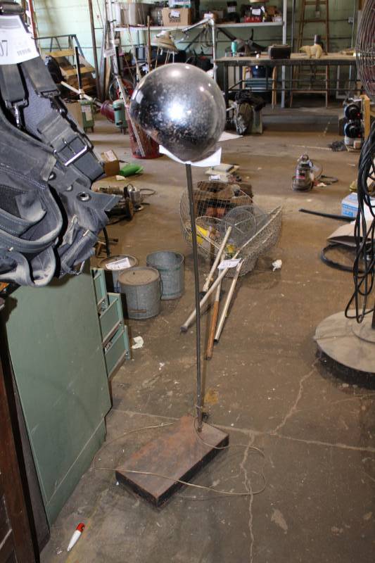 lot 195 image: Floor Lamp
