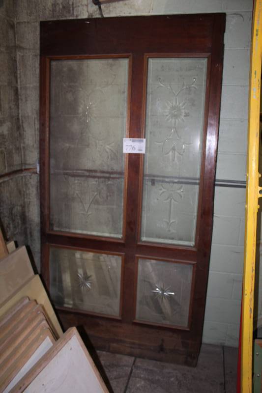 lot 776 image: Door