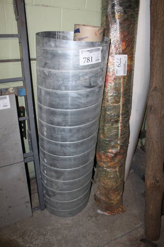 lot 781 image: Lot of (5) Concrete Form Tubes