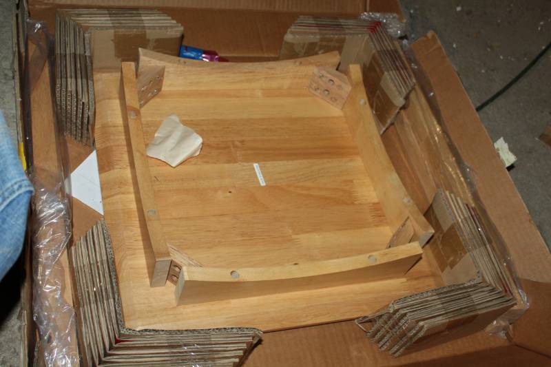 lot 800 image: End Table