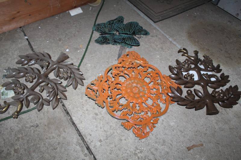 lot 810 image: Lot of (6) Decorative Wall Art - Nature