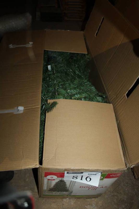lot 816 image: 7.5ft. Full Douglas Fir Christman Tree