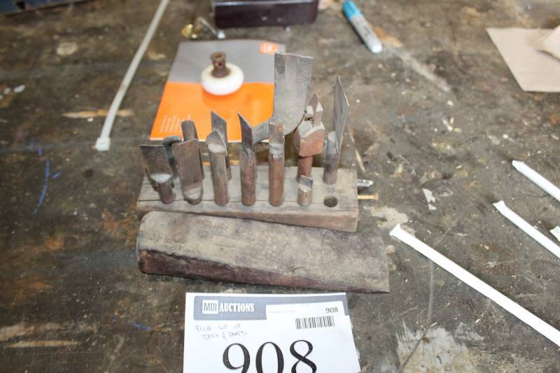 lot 908 image: Tools, Parts