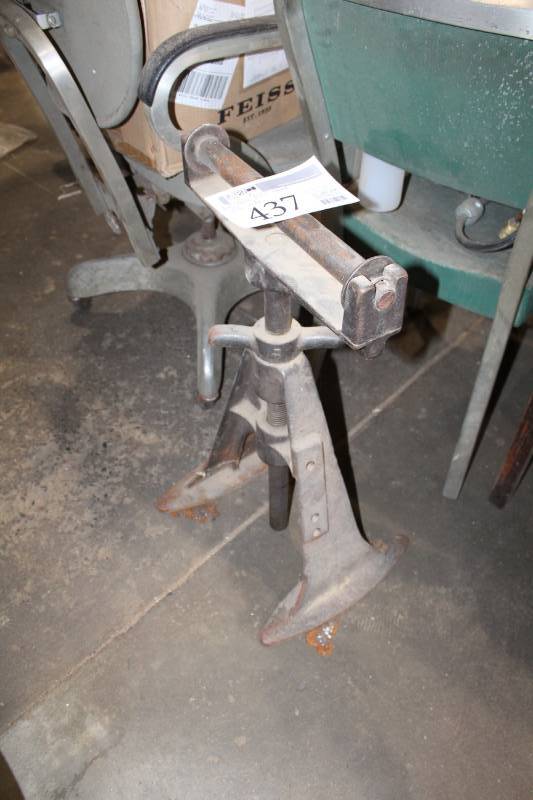 lot 437 image: Adjustable Roller Stand
