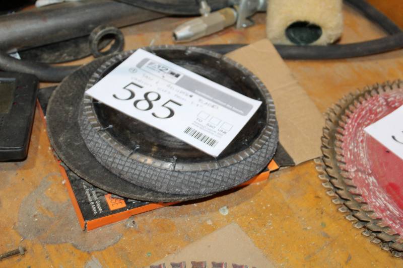 lot 585 image: Lot of (9) Saw & Grinder Blades