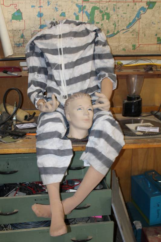 lot 903 image: Jail Bird Dummy