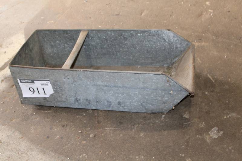 lot 911 image: Metal Storage Bin