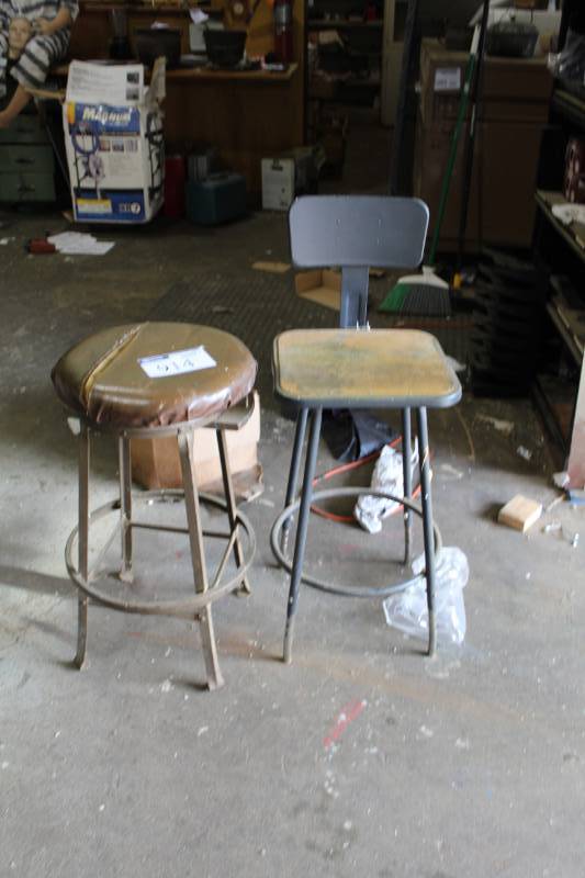 lot 914 image: Lot of (2) Shop Stools