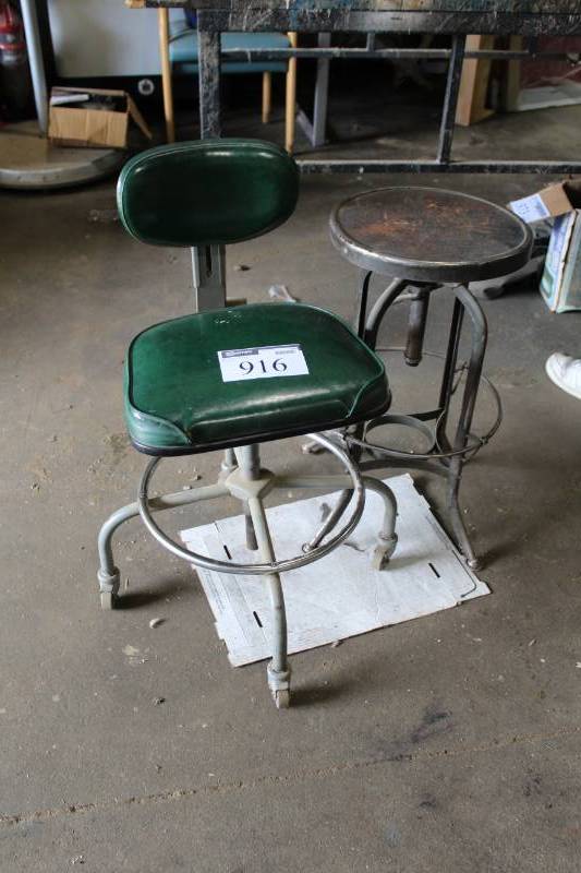 lot 916 image: Lot of (2) Shop Stools