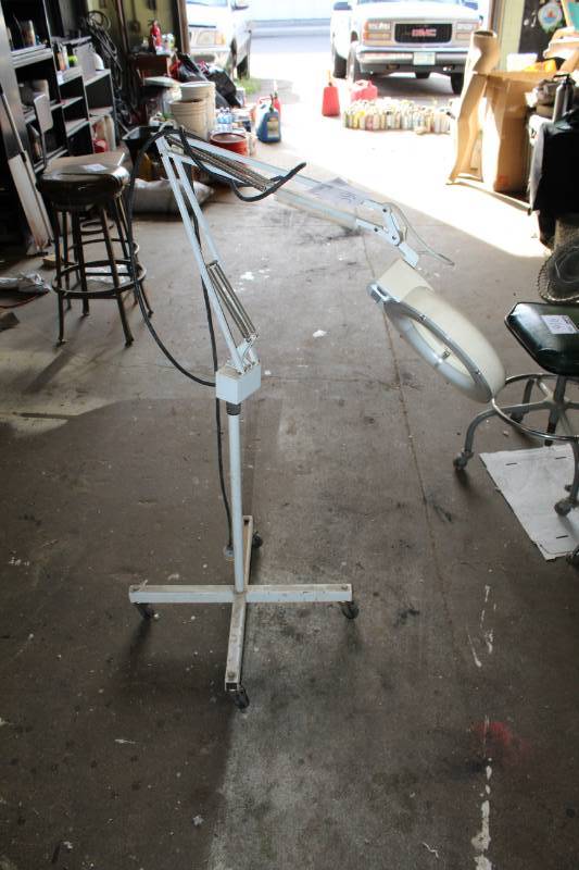 lot 396 image: Floor Lamp