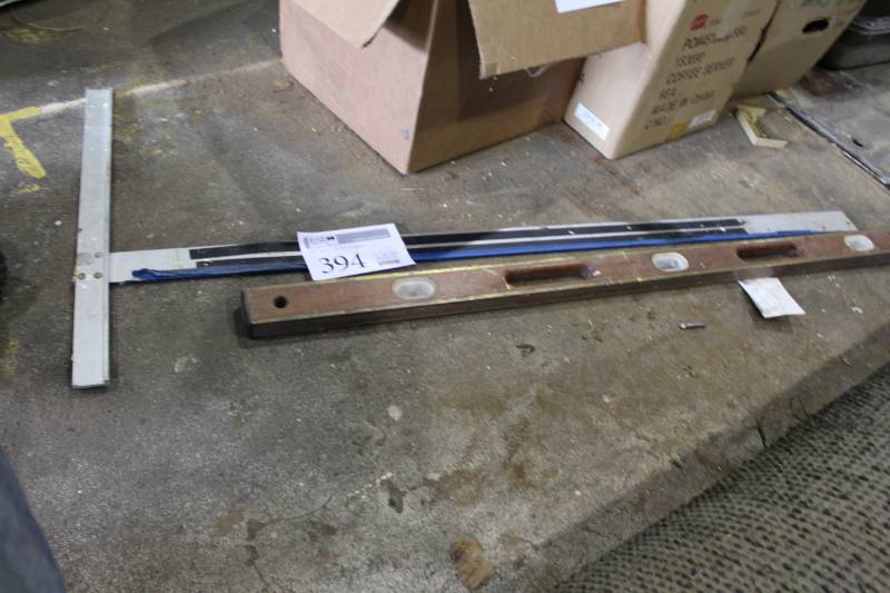 lot 394 image: 48in. Level, 49in. T-Square