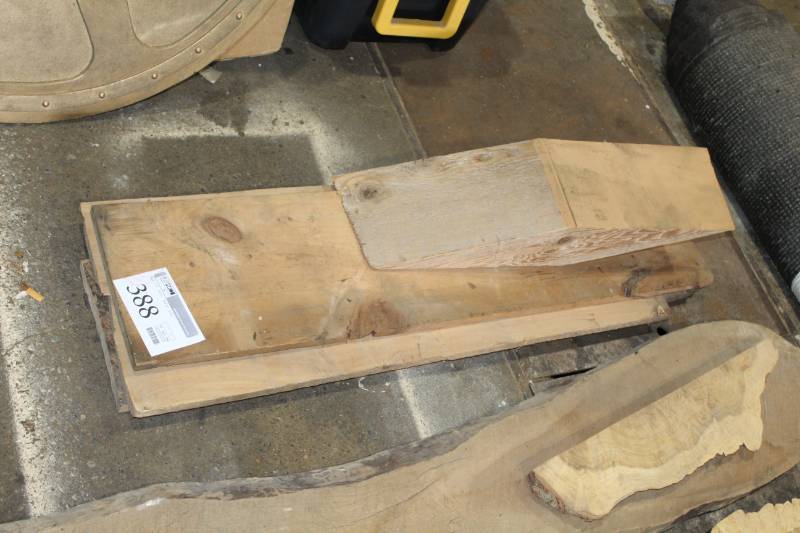 lot 388 image: Scrap Wood