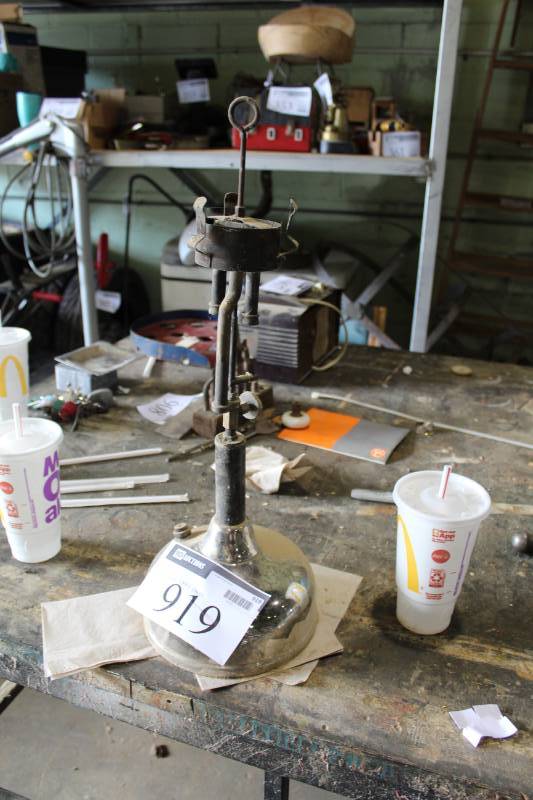 lot 919 image: Vintage Lamp Parts