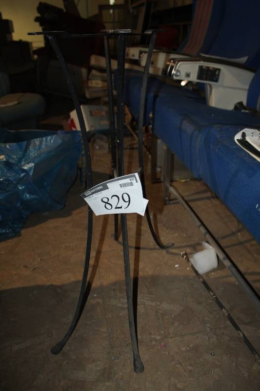 lot 829 image: Table Base