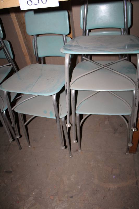 lot 830 image: Lot of (5) School Chairs