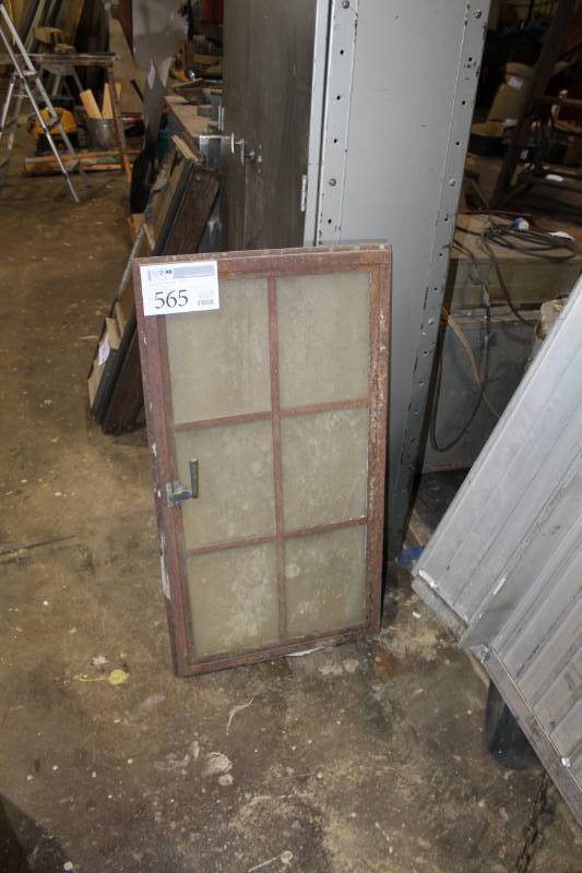 lot 565 image: Vintage Window Pane