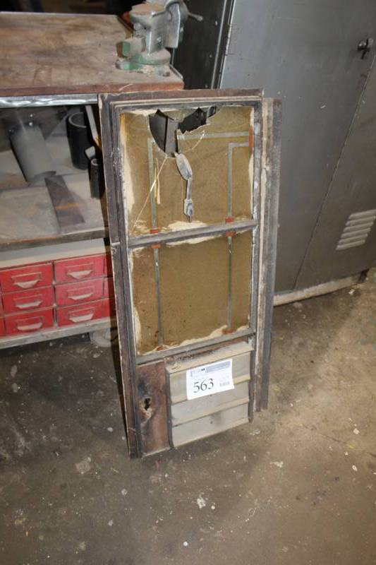 lot 563 image: Vintage Window Pane w Fan Unit
