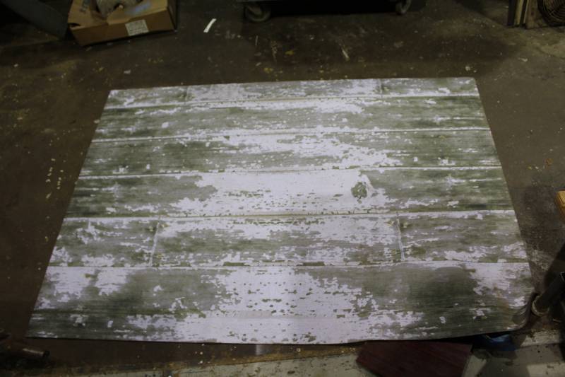 lot 547 image: Decorative Backdrop