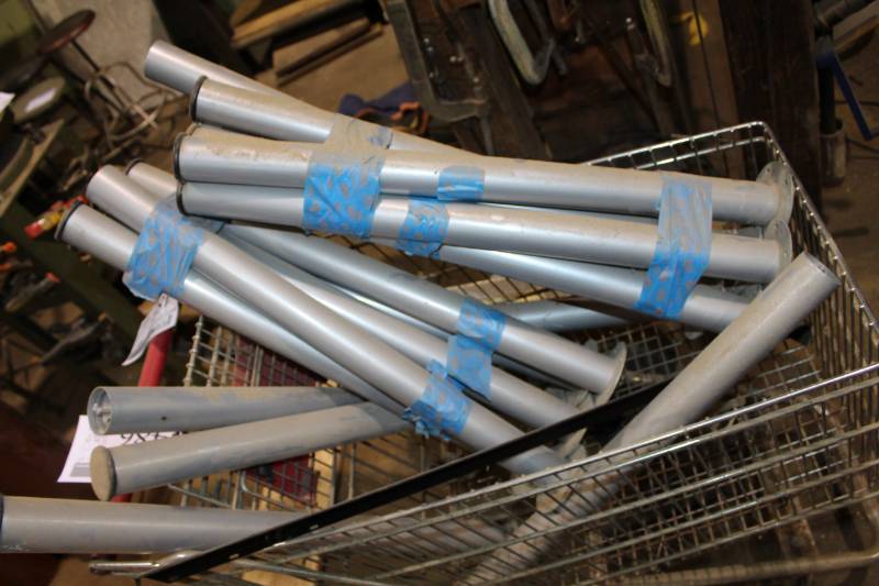 lot 485 image: Lot of (18) Metal Table Legs