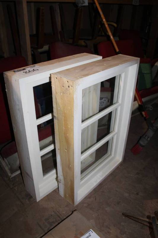 lot 866 image: Lot of (2) Casement Windows
