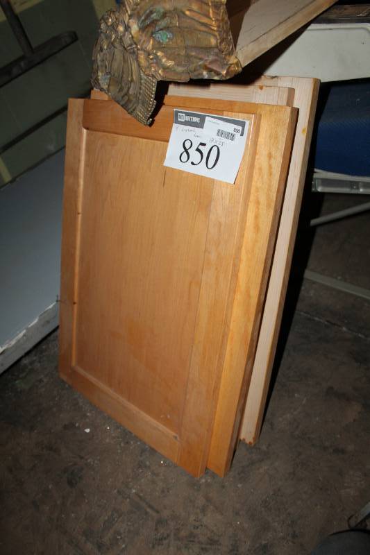 lot 850 image: Lot of (4) Cupboard Doors