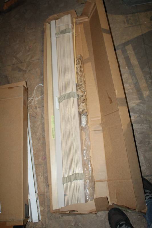 lot 846 image: Horizontal Window Blinds