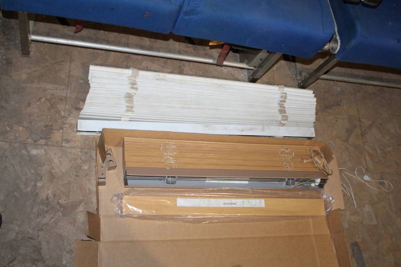 lot 845 image: Lot of (2) Window Blinds