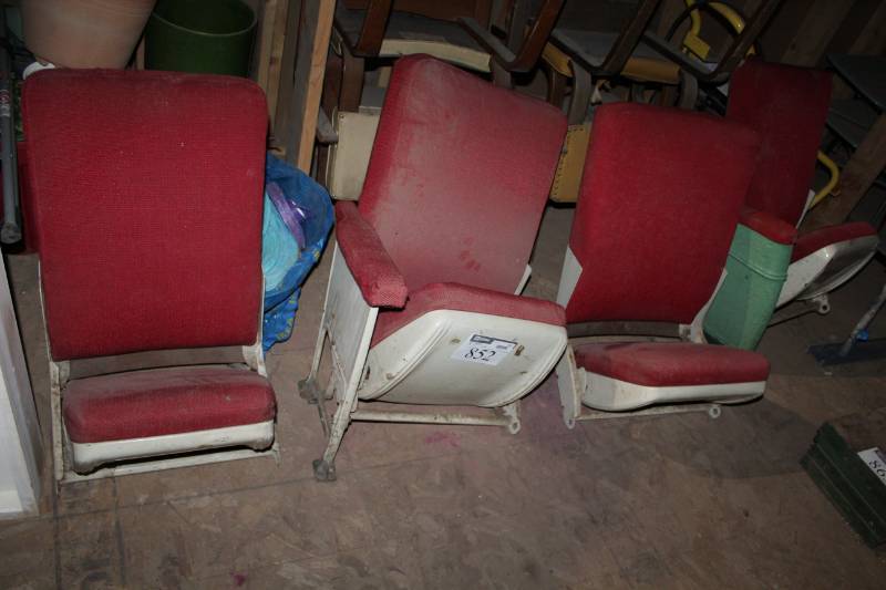 lot 852 image: Lot of (4) Theatre Seats