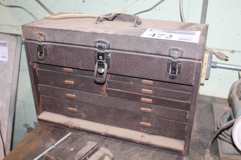 lot 472 image: Vintage Tool Box