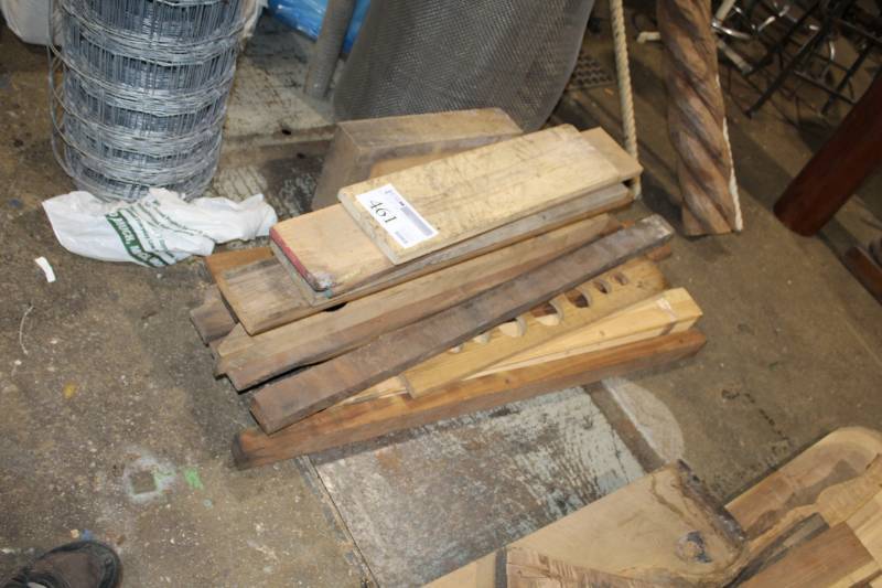 lot 461 image: Scrap Wood
