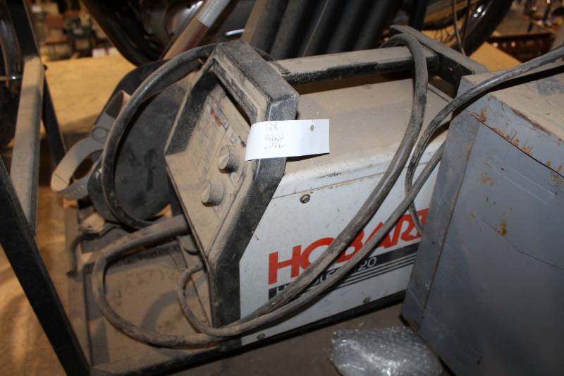 lot 12B image: Hobart Handler 120 Welder