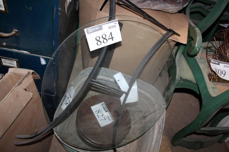 lot 884 image: Glass Table Top