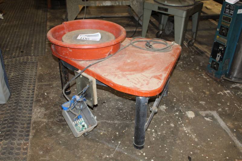lot 106 image: Electric Pottery Wheel Table