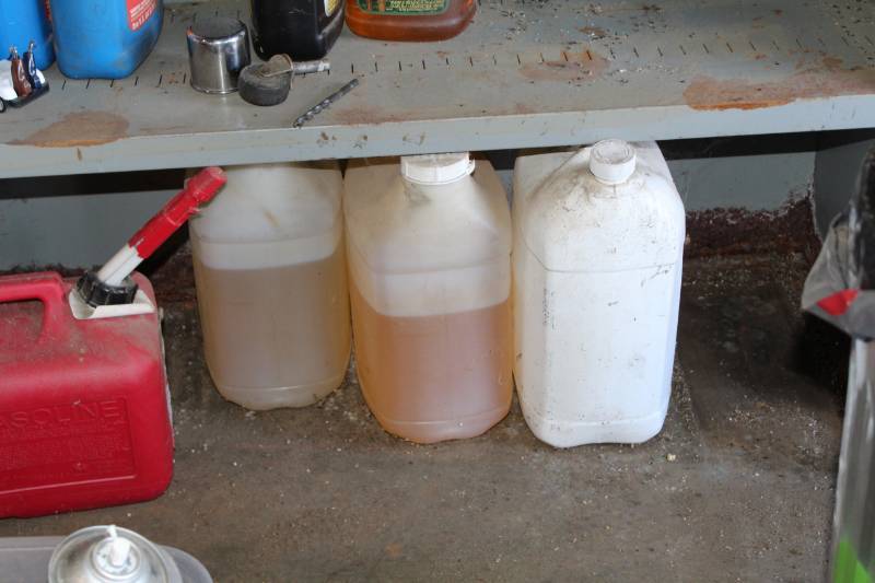 lot 901 image: Lot of (4) Plastic Bottles of Kerosene